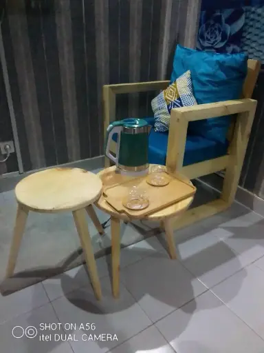 TABLE EN BOIS